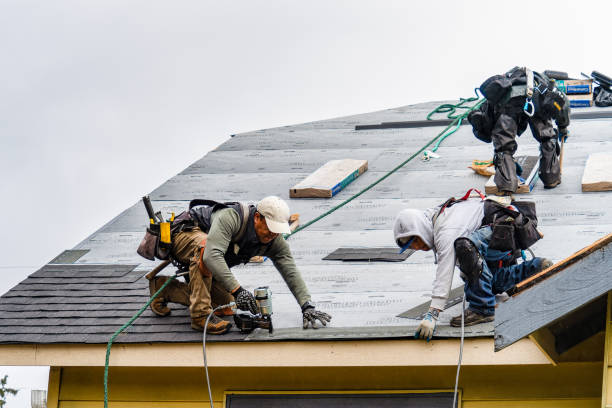 Professional Roofing technician working in Lyndhurst, VA